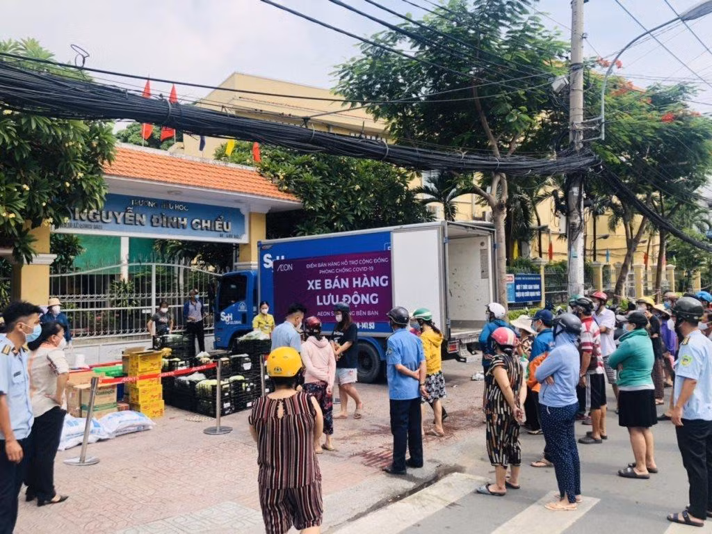 Xe bán hàng lưu động thu hút khách hàng