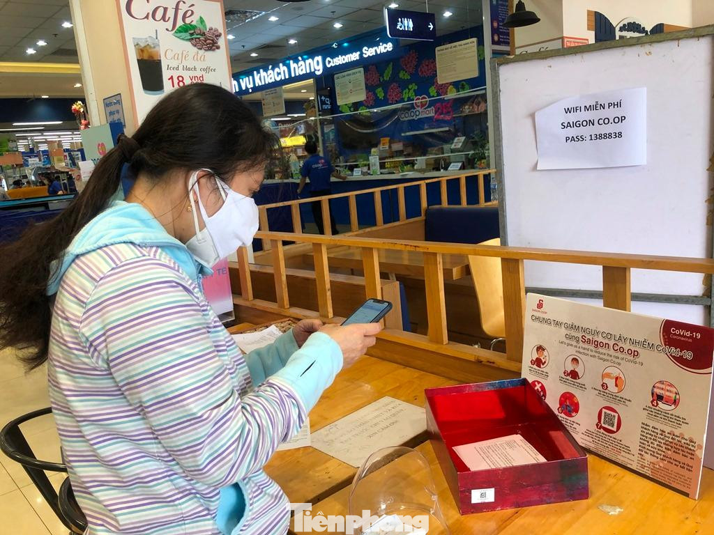 Nếu chưa có thông tin tiêm ngừa, khách có thể đem theo giấy chứng nhận đều được