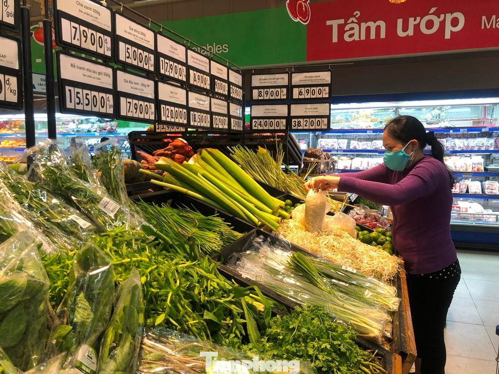 Khách hàng lựa chọn sản phẩm theo ý thích