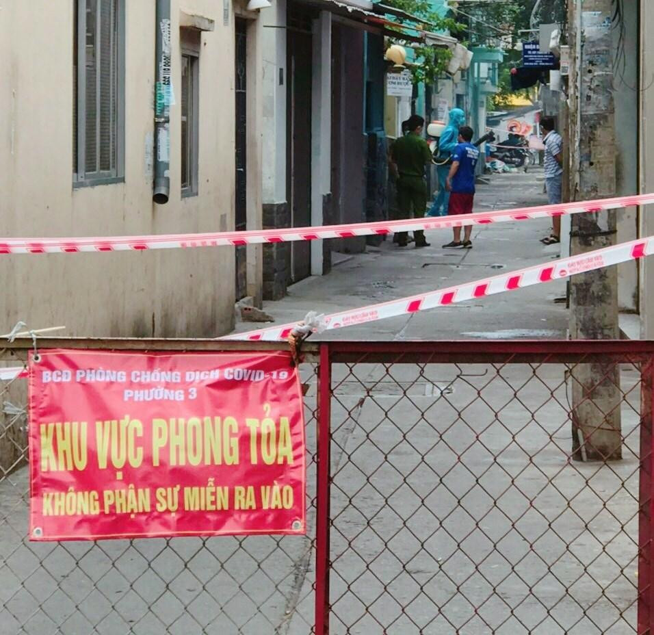 Nhiều khu vực tại TPHCN tạm phong tỏa do liên quan đến COVID-19 (ảnh: HCDC) Nhiều khu vực tại TPHCN tạm phong tỏa do liên quan đến COVID-19 (ảnh: HCDC)