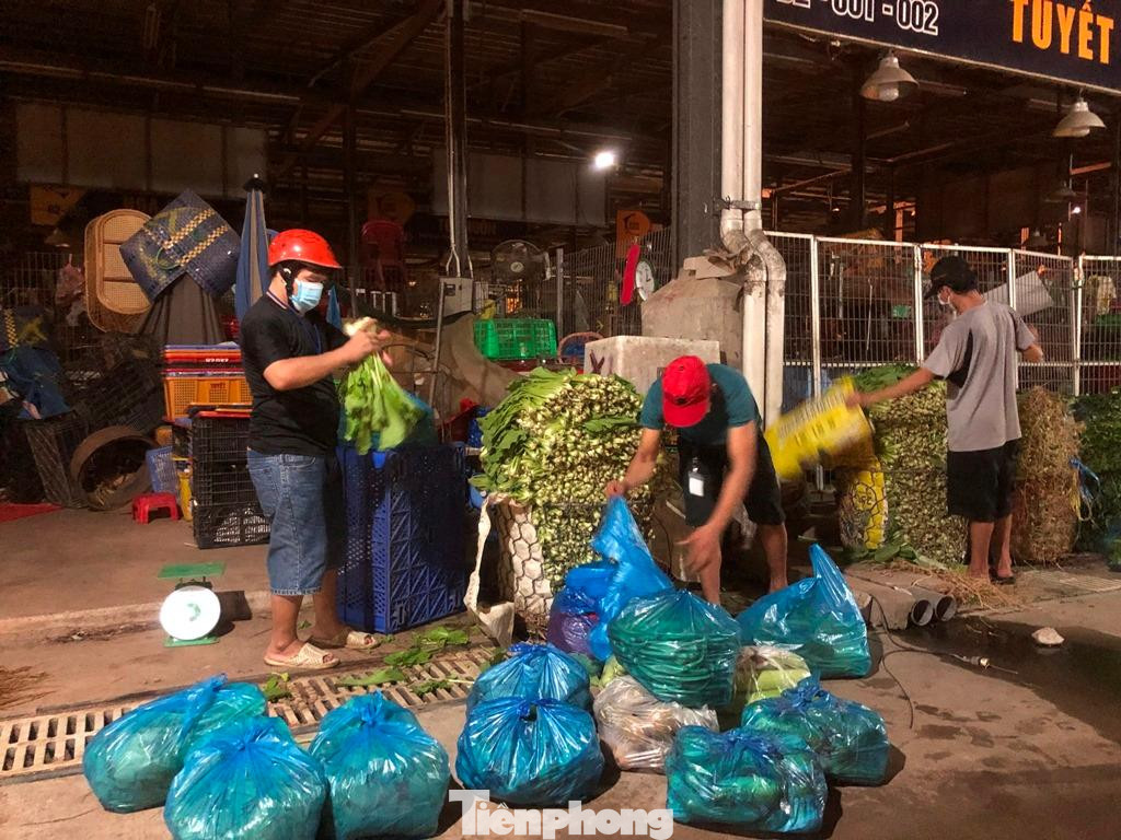 Thương nhân kinh doanh tại chợ Bình Điền Thương nhân kinh doanh tại chợ Bình Điền