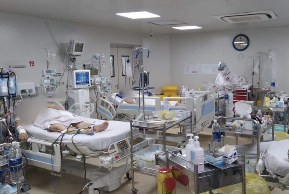 Theo các chuyên gia y tế, nếu mắc COVID-19 phải được điều trị chuyên biệt chứ không chỉ dùng mỗi máy tạo oxy y tế. Theo các chuyên gia y tế, nếu mắc COVID-19 phải được điều trị chuyên biệt chứ không chỉ dùng mỗi máy tạo oxy y tế.