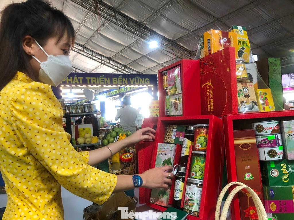 Giỏ quà sức khỏe được nông dân Đồng Tháp chào hàng tại TPHCM