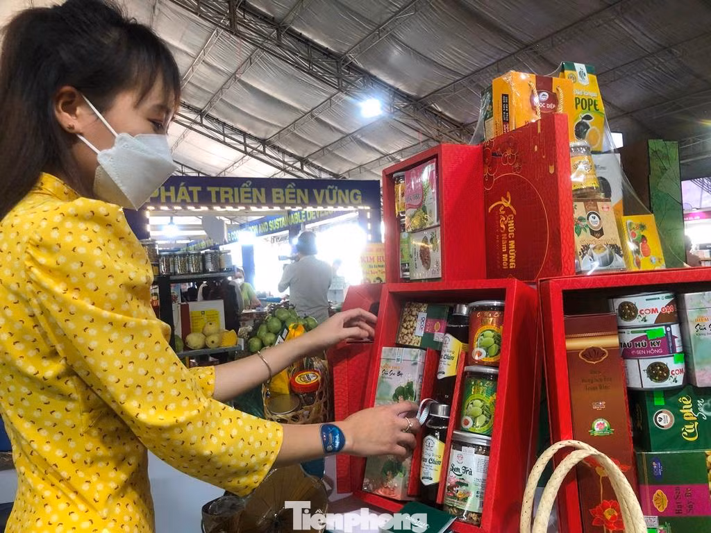Giỏ quà sức khỏe được nông dân Đồng Tháp chào hàng tại TPHCM
