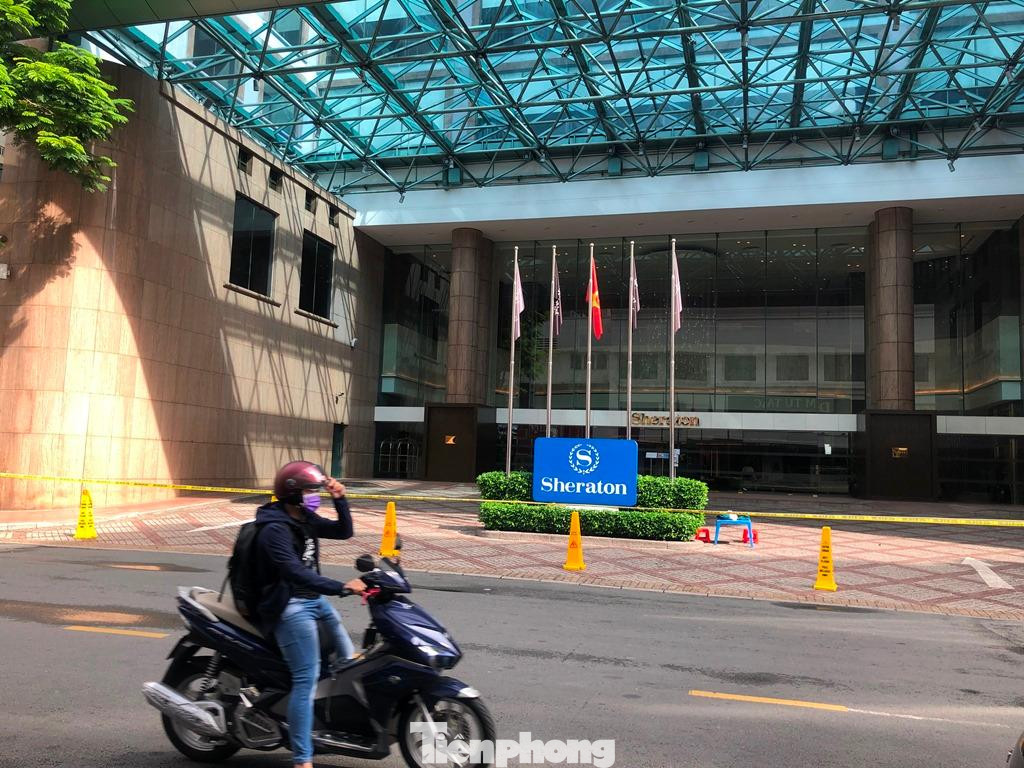 Khách sạn Shereton (Q.1) bị phong tỏa vì đầu bếp có liên quan đến Hội thánh truyền giáo Phục Hưng Gò Vấp Khách sạn Shereton (Q.1) bị phong tỏa vì đầu bếp có liên quan đến Hội thánh truyền giáo Phục Hưng Gò Vấp