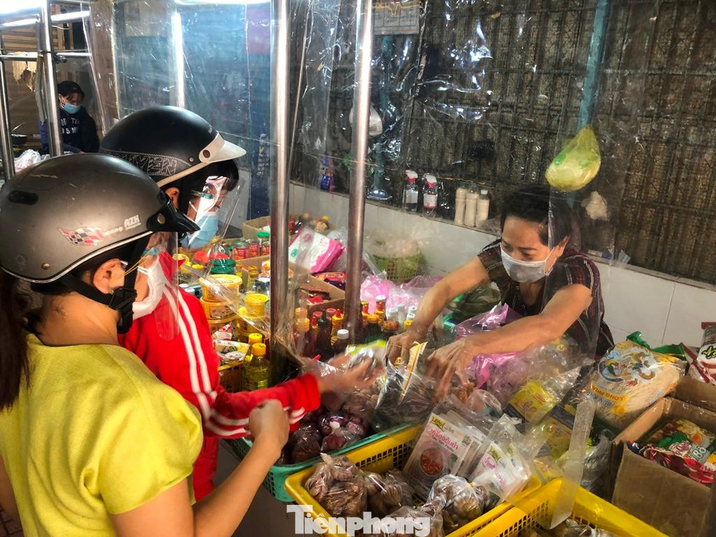 Người dân mong chờ được đi chợ truyền thống trở lại