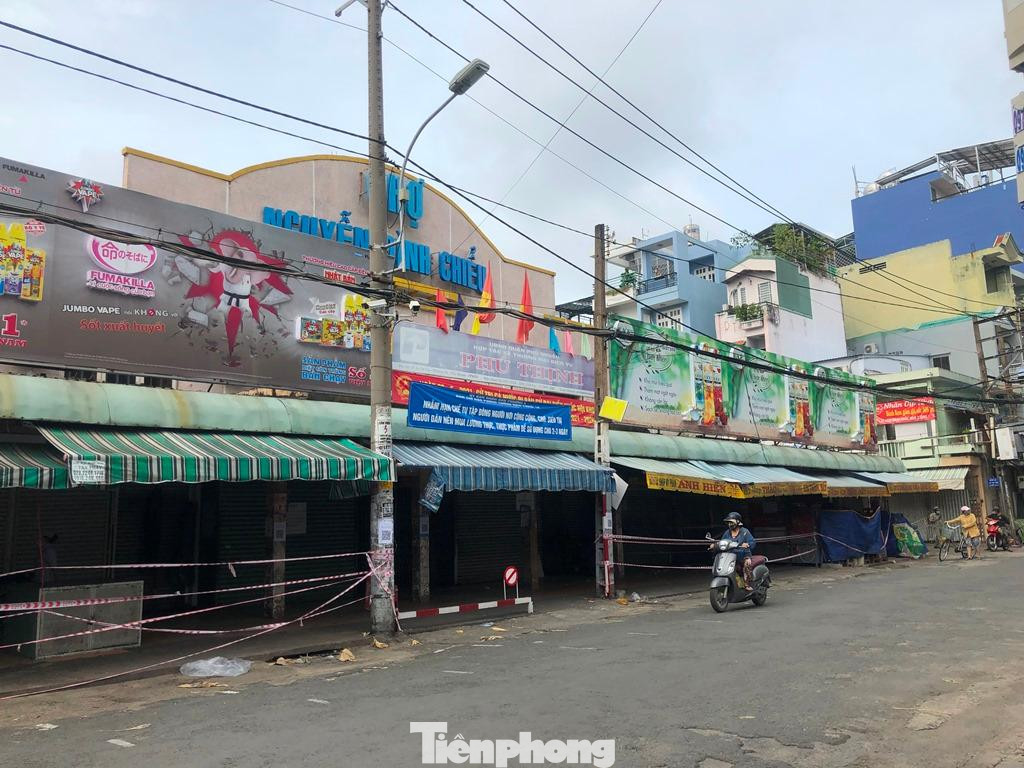 Những quầy hàng không thiết tại chợ Nguyễn Đình Chiểu đều tạm ngưng hoạt động