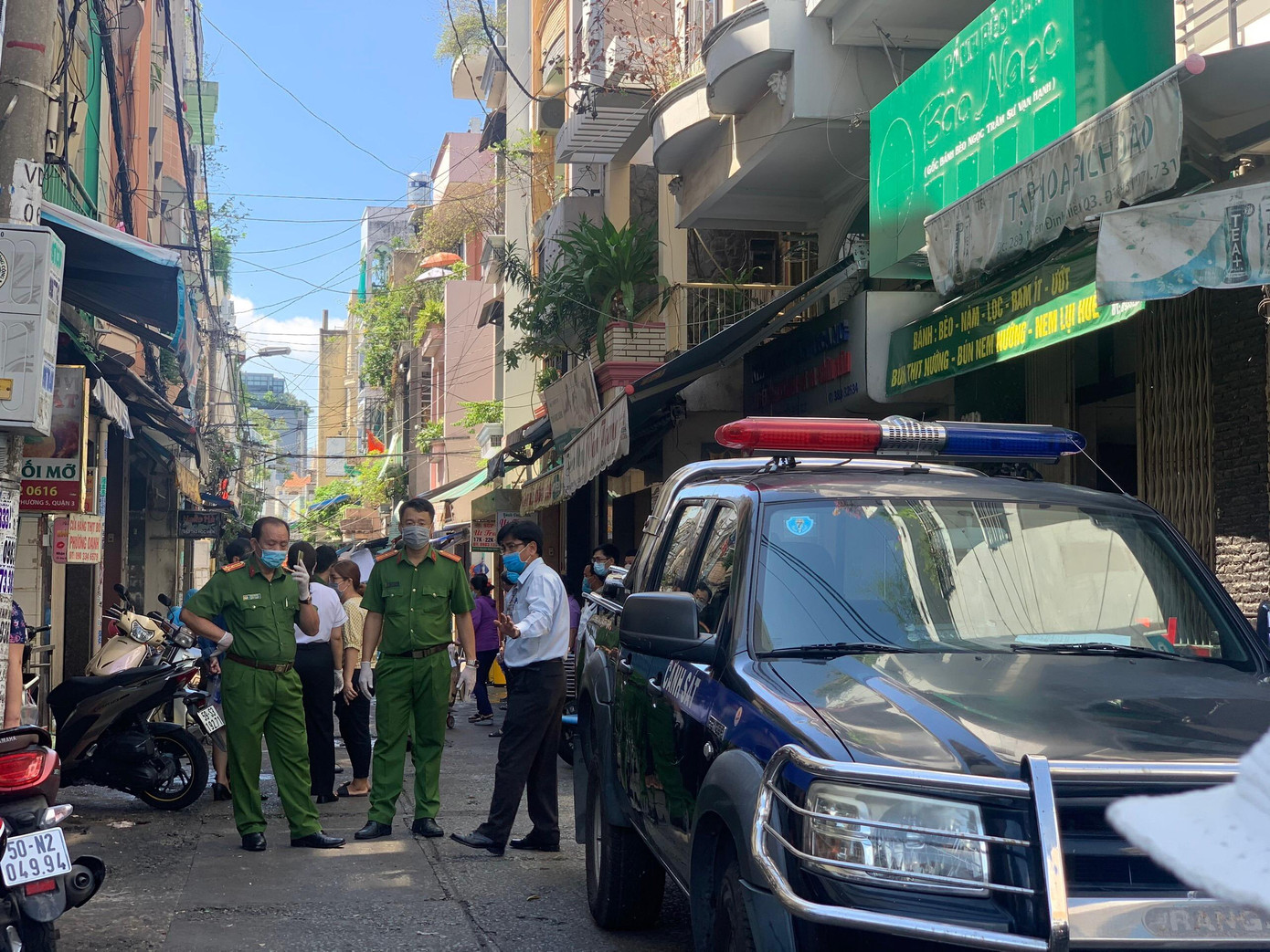 Hẻm 287 Nguyễn Đình Chiểu, Q.3 nơi bệnh nhân cư ngụ và buôn bán.