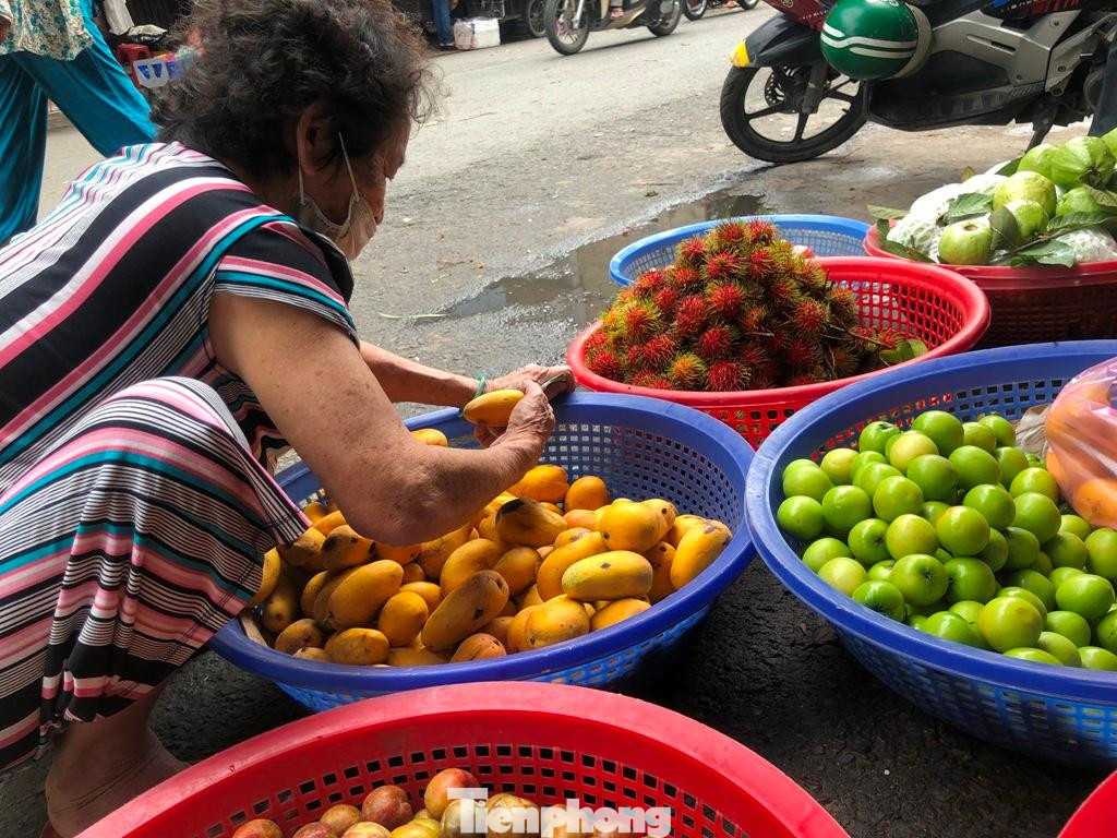 Nhiều người ăn quen nên cứ tới mùa lại tranh thủ mua về thưởng thức