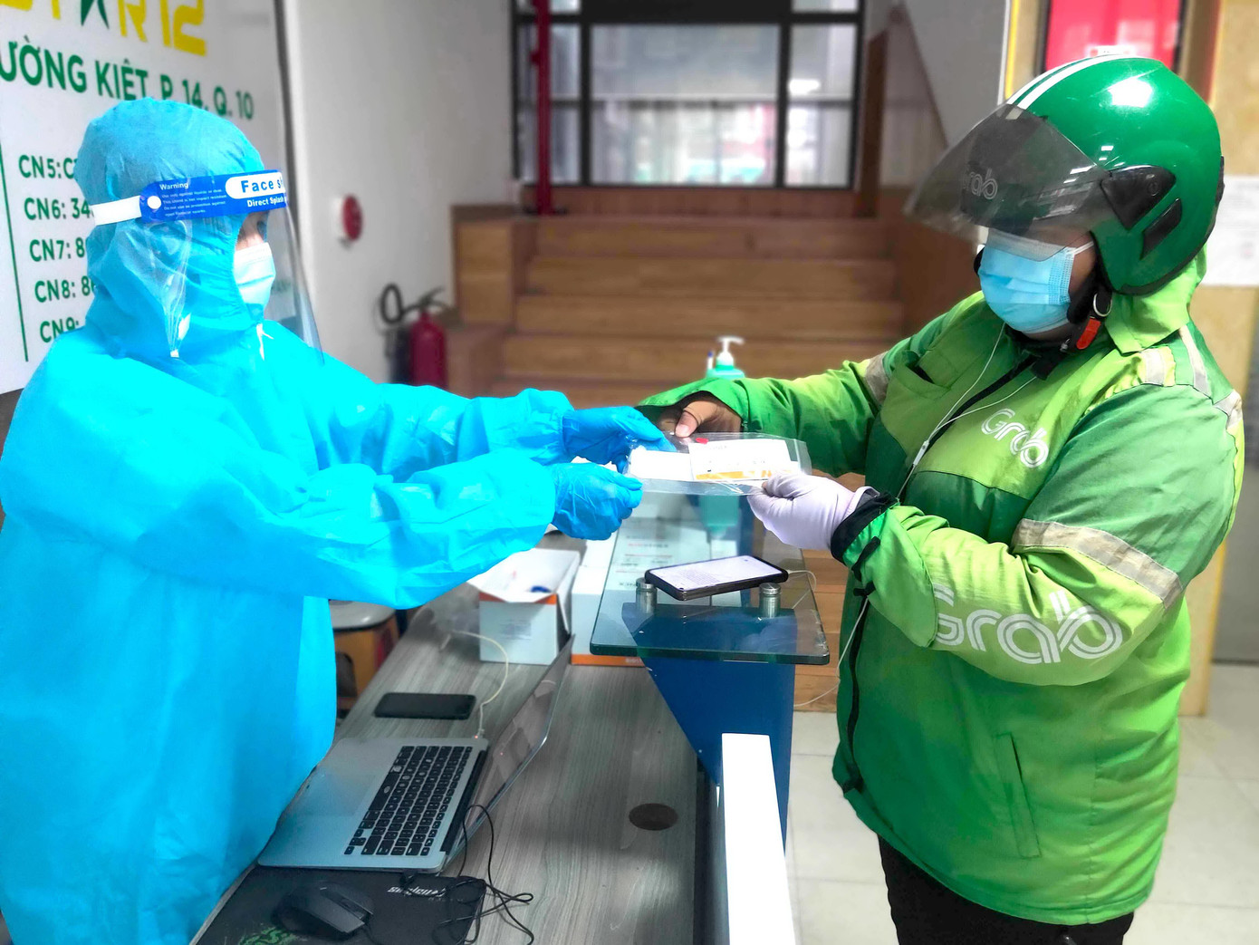 Shipper được nhận test miễn phí để tự xét nghiệm