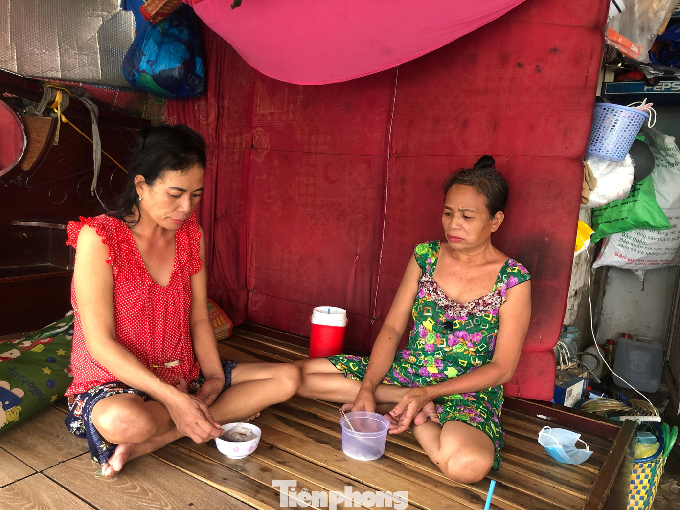 Gia đình bà Nhàn chật vật vì thất nghiệp từ tháng 4 đến nay Gia đình bà Nhàn chật vật vì thất nghiệp từ tháng 4 đến nay