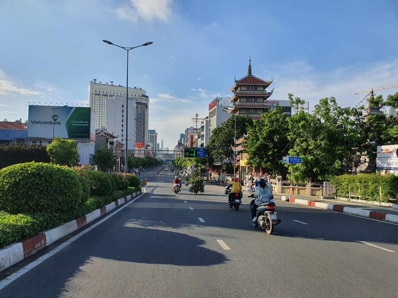 Khu vực đường dẫn vào trung tâm Thành phố ngày cuối tuần