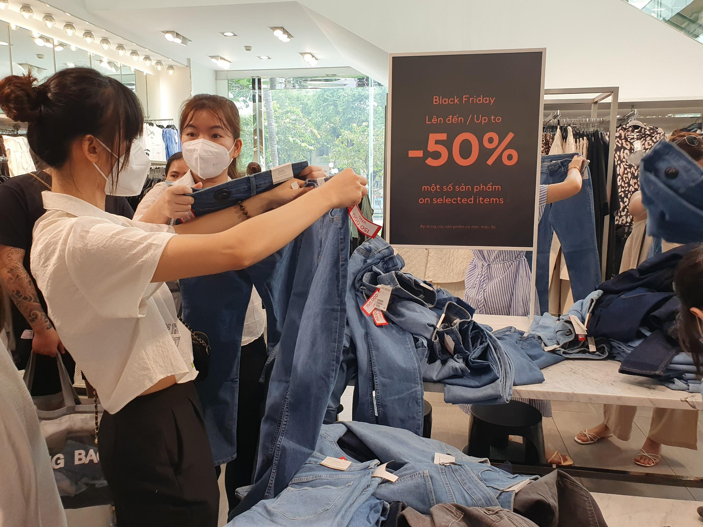 Một số sản phẩm giảm giá 50%