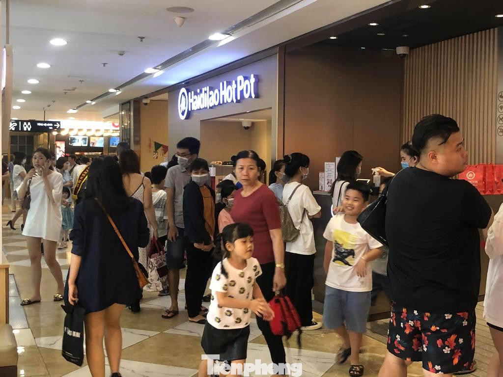 Trẻ em hào hứng vì được nghỉ học và đi chơi