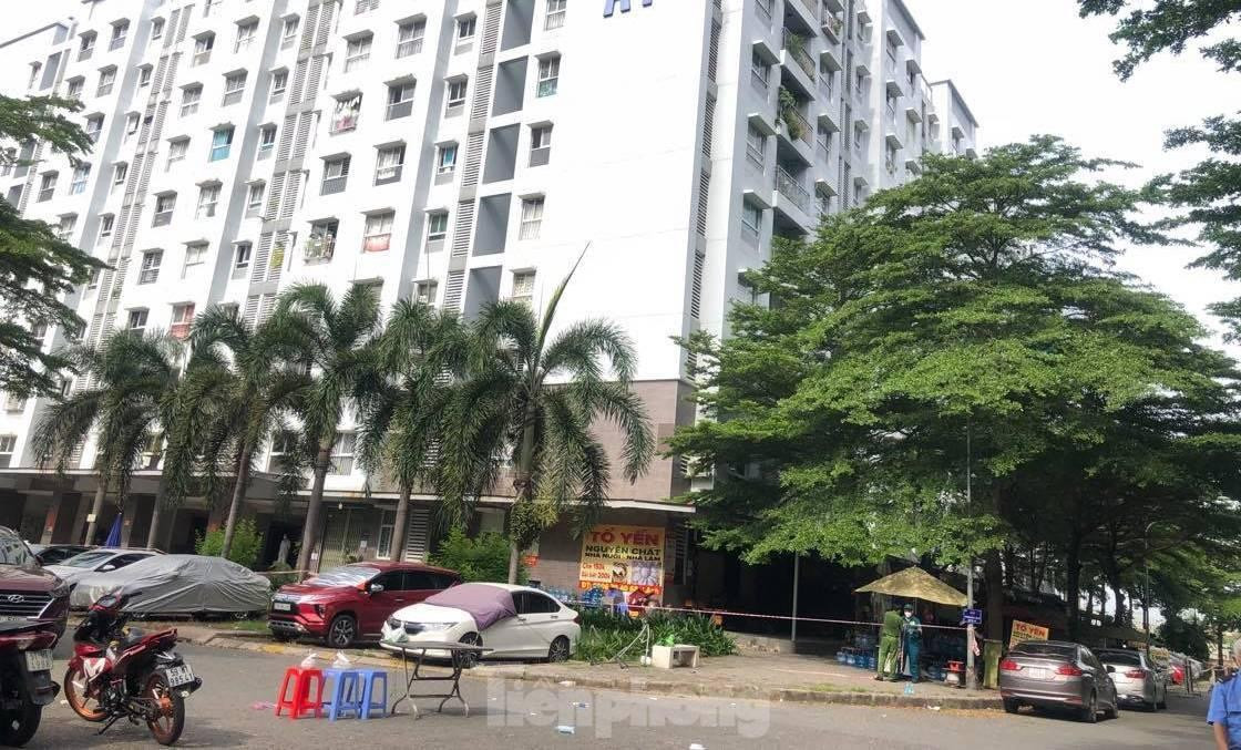 Chung cư Ehome 3 phong tỏa do COVID-19 Chung cư Ehome 3 phong tỏa do COVID-19