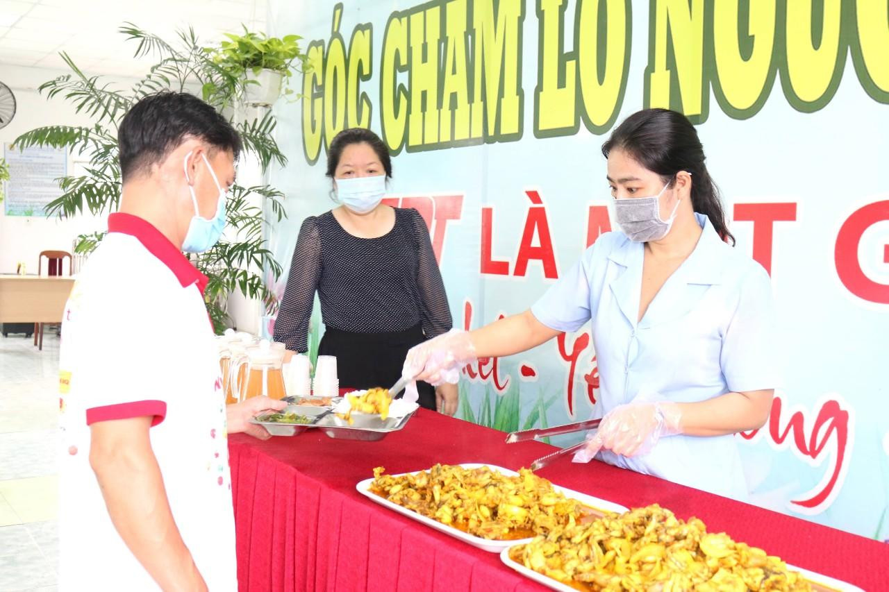 Chăm lo đời sống tinh thần để giữ chân lao động Chăm lo đời sống tinh thần để giữ chân lao động