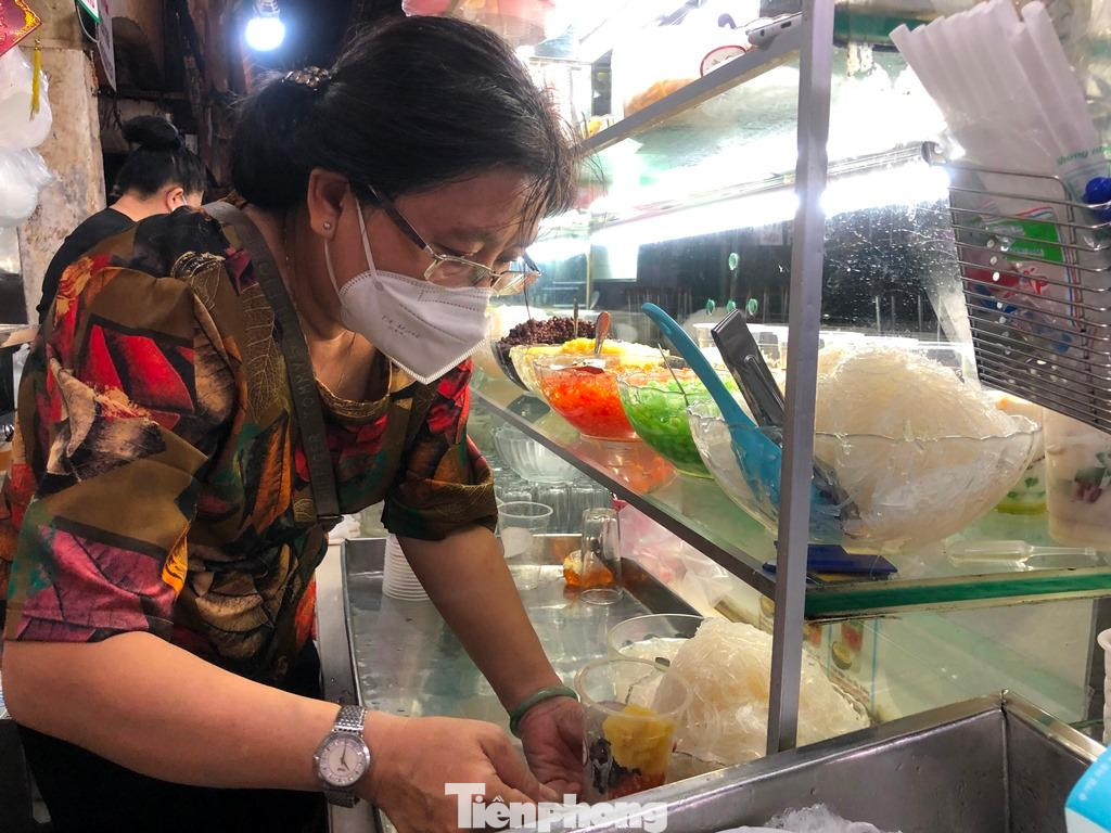 Tiểu thương kinh doanh trở lại cũng phải xét nghiệm COVID-19 hàng tuần