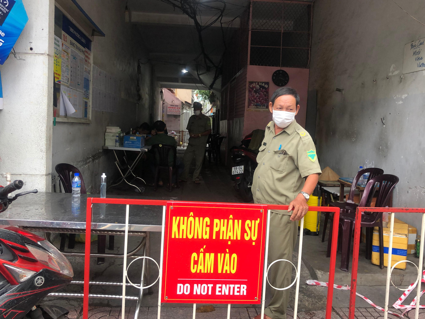 Phong tỏa hẻm 404 Nguyễn Đình Chiểu, Q.3 liên quan đến ca mắc COVID-19 ở quán bánh canh O Thanh