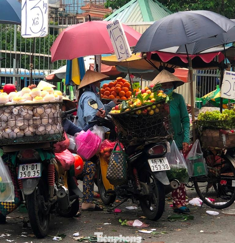 Xe đẩy sổ hàng chỉ 15.000 đồng/kg