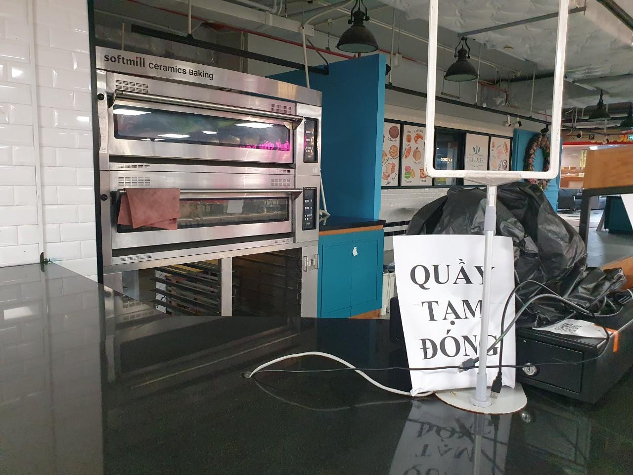 Một quầy thức ăn tạm đóng cửa sau dịch. Một quầy thức ăn tạm đóng cửa sau dịch.