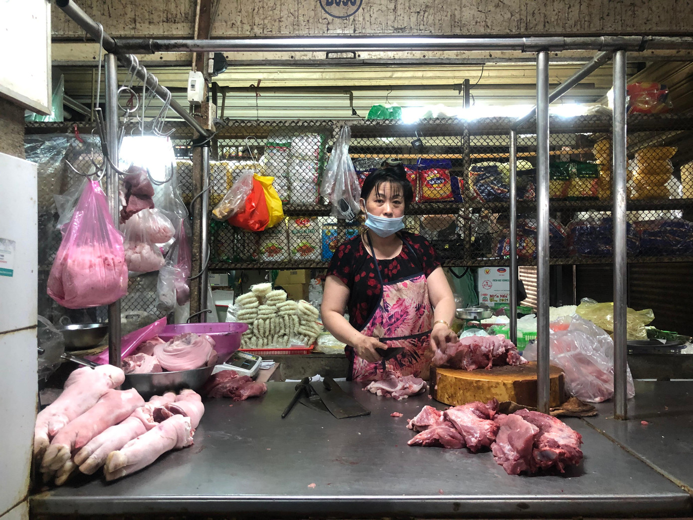 Thịt heo tăng phi mã khi các chợ đầu mối đóng cửa