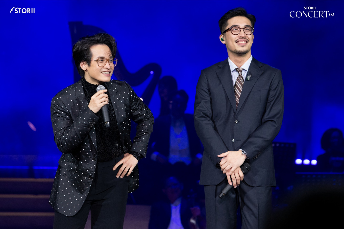 Vũ và Hà Anh Tuấn khiến khán giả vỡ òa cùng ca khúc mới trong concert đầu năm. Vũ và Hà Anh Tuấn khiến khán giả vỡ òa cùng ca khúc mới trong concert đầu năm.