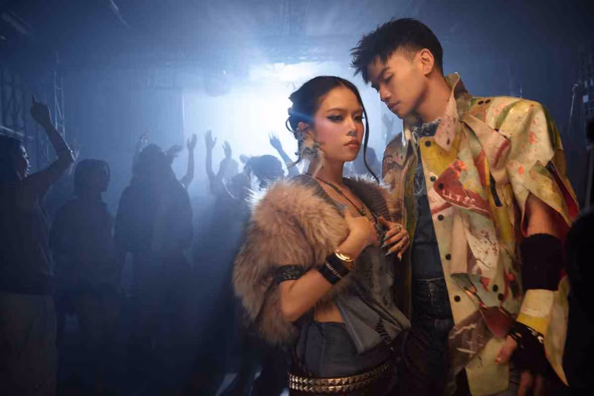 Thể Thiên và tlinh khiến khán giả yêu thích Sài Gòn hơn thông qua MV.