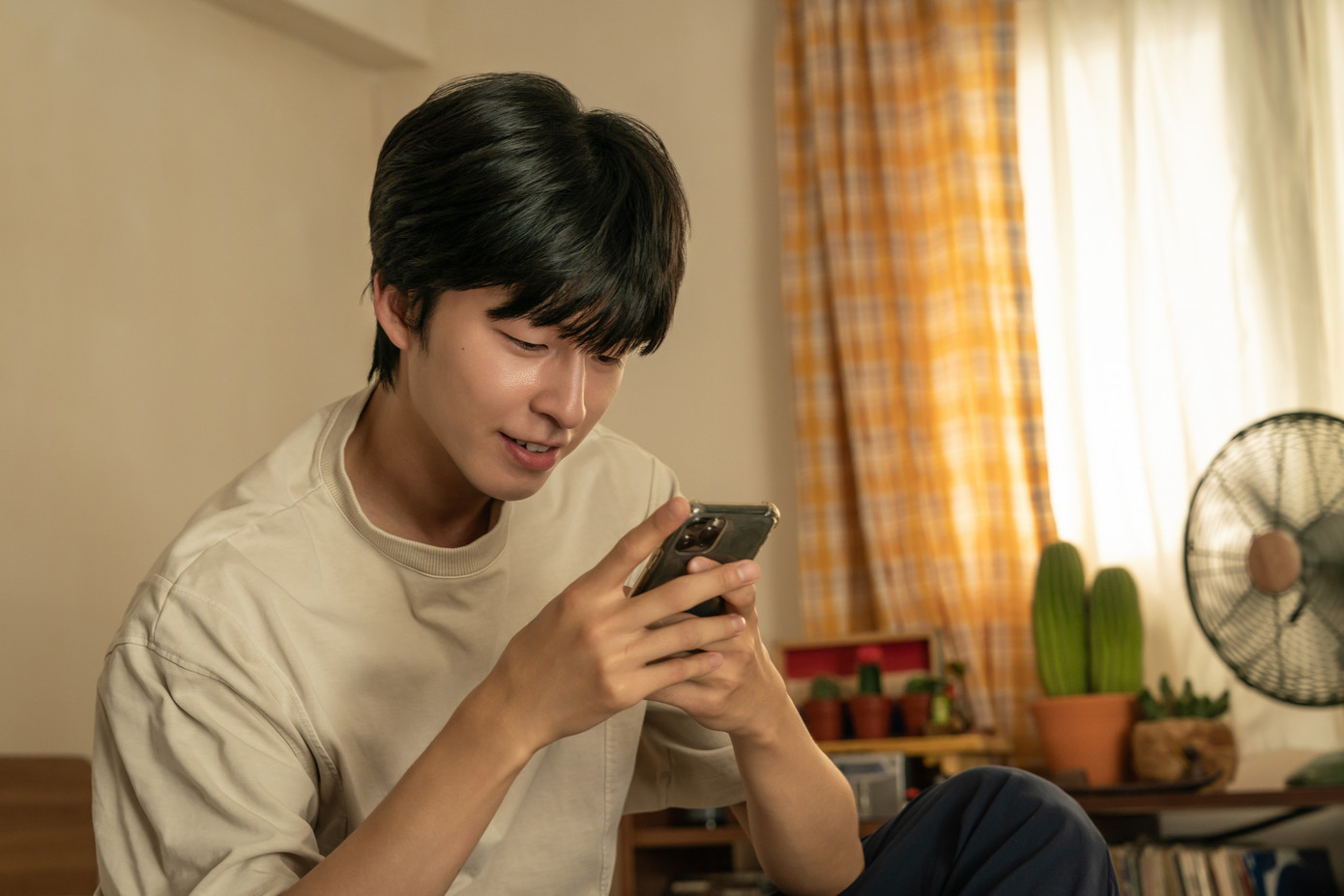 Hong Kyung hứa hẹn tạo nên những khoảnh khắc đáng nhớ trên phim.