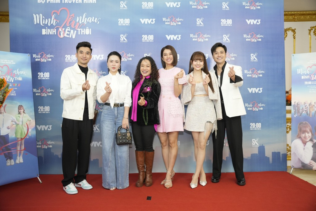 Dàn diễn viên trong Mình yêu nhau, bình yên thôi.