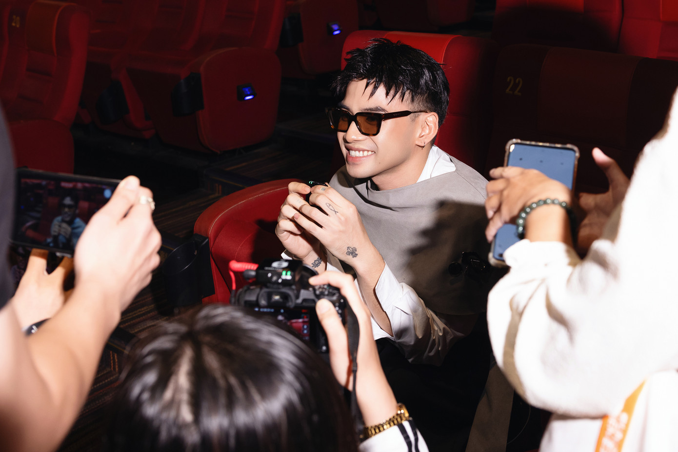 Thể Thiên gây ấn tượng mạnh khi trẻ hoá nhạc Trịnh. Thể Thiên gây ấn tượng mạnh khi trẻ hoá nhạc Trịnh.