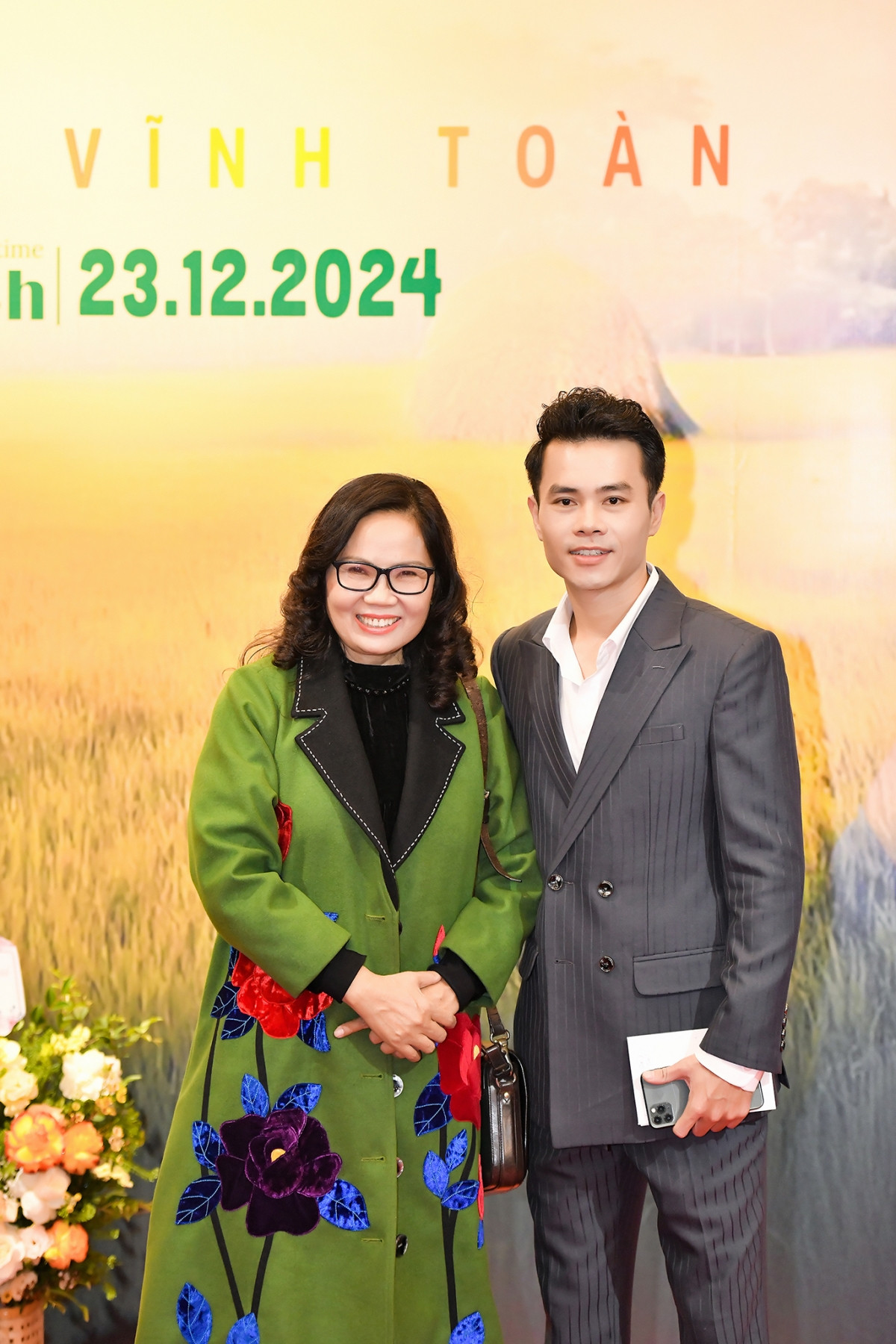 Lê Vĩnh Toàn gây bất ngờ trong phim ca nhạc Miền nhớ. Lê Vĩnh Toàn gây bất ngờ trong phim ca nhạc Miền nhớ.