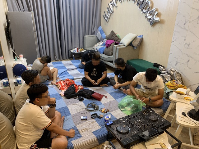 Hơn 100 cảnh sát đột kích ổ bay lắc tại chung cư ở Sài Gòn ảnh 2