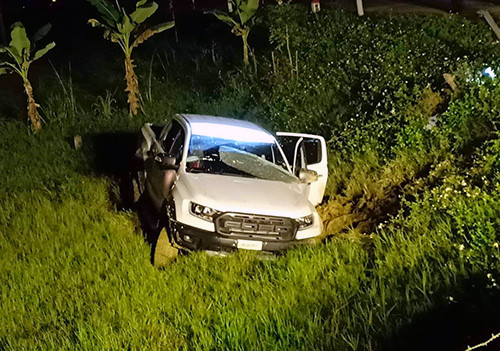 Bắt em họ nghi phạm cầm súng, lựu đạn cố thủ nhiều giờ trong ô tô ảnh 4