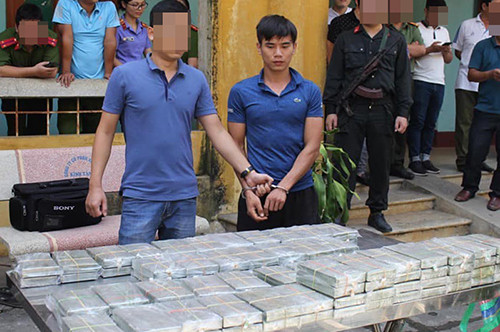 Vây bắt 4 đối tượng vận chuyển 100 bánh heroin ở Hòa Bình ảnh 2