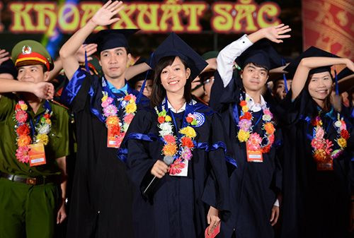 Nữ thủ khoa xinh đẹp Hoàng Hòa Bình - Ảnh: Tuấn Mark