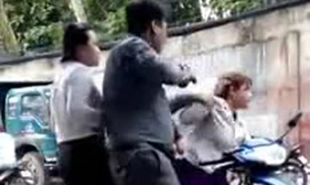 Video 'hot': Rượt đuổi “xe điên” biển xanh gây tai nạn bỏ chạy ở Hà Nội ảnh 1