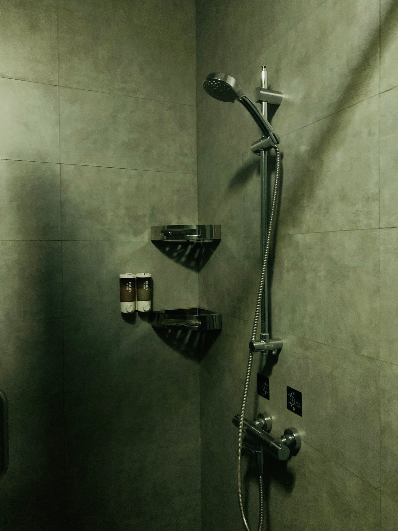 Bên trong một phòng tắm miễn phí ở sân bay Quảng Châu, tỉnh Quảng Đông. Ảnh: Linh Nhi.