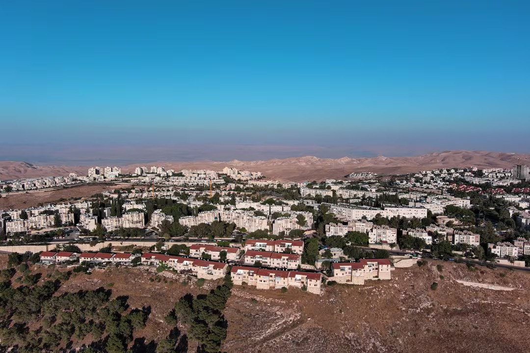 Hình ảnh từ trên cao cho thấy khu định cư Maale Adumim của người Do Thái ở Bờ Tây do Israel chiếm đóng (ảnh chụp ngày 25/6/2023). Ảnh: Reuters.