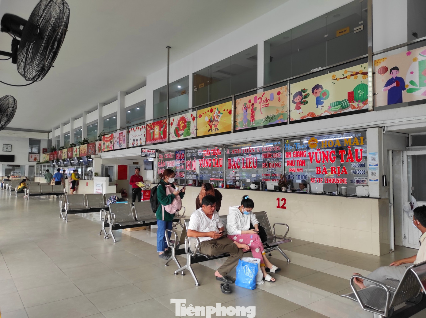 Ông Đỗ Ngọc Hải - Trưởng phòng Quản lý vận tải đường bộ (Sở GTVT TPHCM) cho biết, trong dịp nghỉ lễ, lượng hành khách thông qua các bến xe khách bình quân ngày vào khoảng 83.600 hành khách, tăng khoảng 20% lượng hành khách so với cùng kỳ năm trước và giảm 31% so với giai đoạn trước dịch COVID-19. Theo tính toán cao điểm rơi vào chiều thứ Sáu, 28/4.