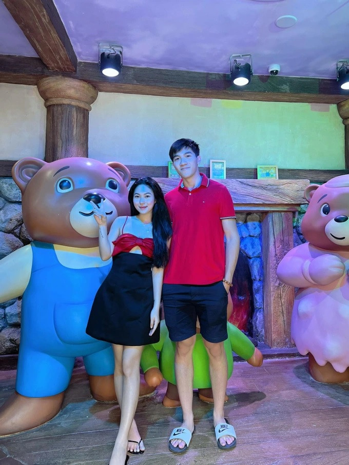 Cả hai có nhiều năm quen biết trước khi tiến đến quan hệ yêu đương (Ảnh: NVCC).