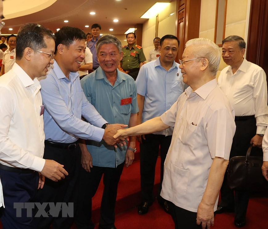 Tổng Bí thư Nguyễn Phú Trọng với các đại biểu dự hội nghị. (Ảnh: Trí Dũng/TTXVN) Tổng Bí thư Nguyễn Phú Trọng với các đại biểu dự hội nghị. (Ảnh: Trí Dũng/TTXVN)