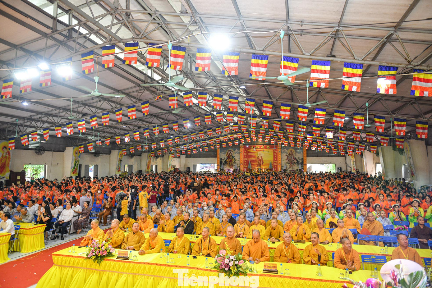 Lễ khai mạc Hội trại "Tuổi trẻ và Phật giáo" diễn ra tại chùa Khai Nguyên (Sơn Đông, thị xã Sơn Tây, Hà Nội) với gần 2.000 bạn trẻ đến từ 26 tỉnh thành. Lễ khai mạc Hội trại "Tuổi trẻ và Phật giáo" diễn ra tại chùa Khai Nguyên (Sơn Đông, thị xã Sơn Tây, Hà Nội) với gần 2.000 bạn trẻ đến từ 26 tỉnh thành.