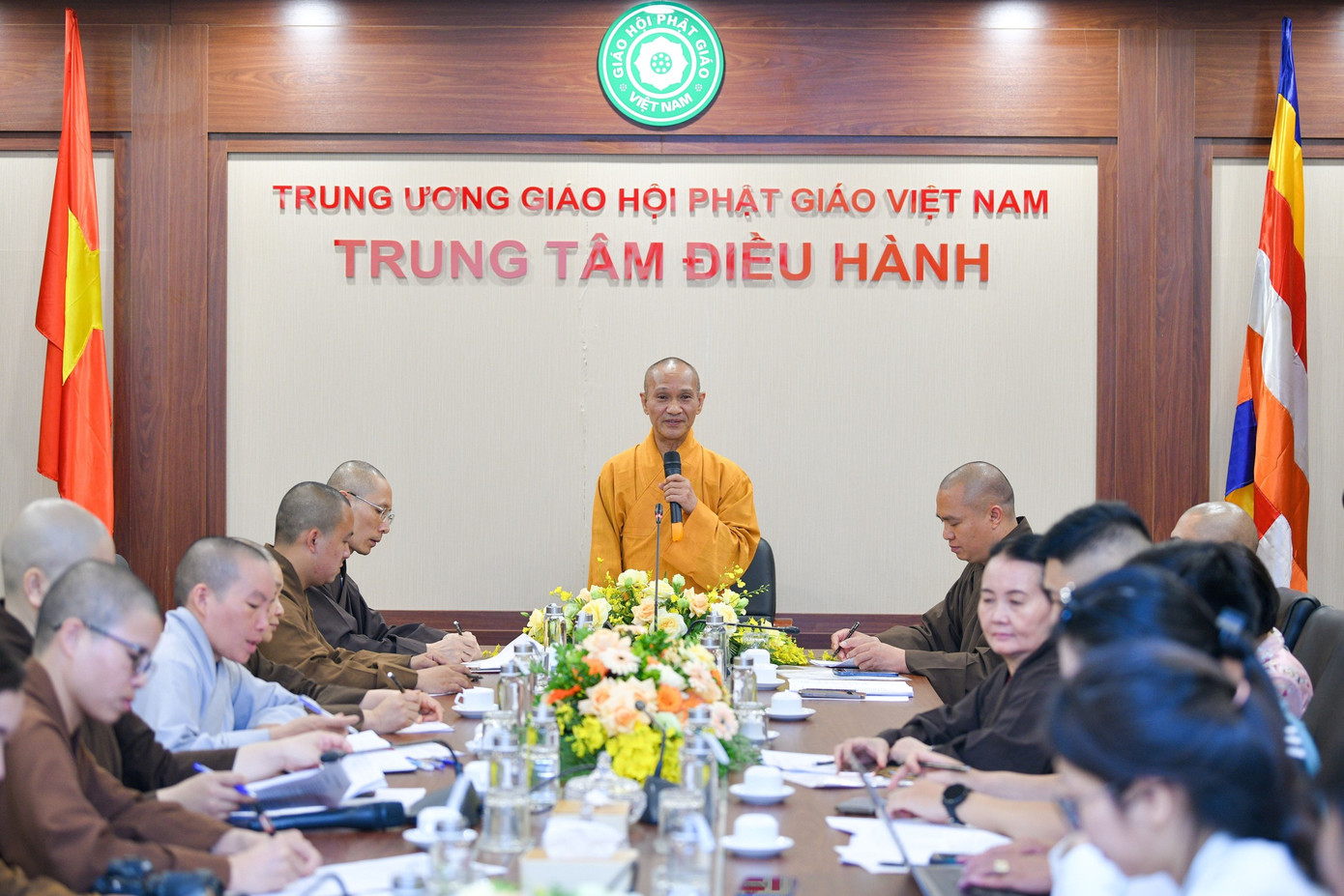 Hòa thượng Thích Thanh Điện, Trưởng ban Tổ chức chủ trì buổi họp báo. Hòa thượng Thích Thanh Điện, Trưởng ban Tổ chức chủ trì buổi họp báo.