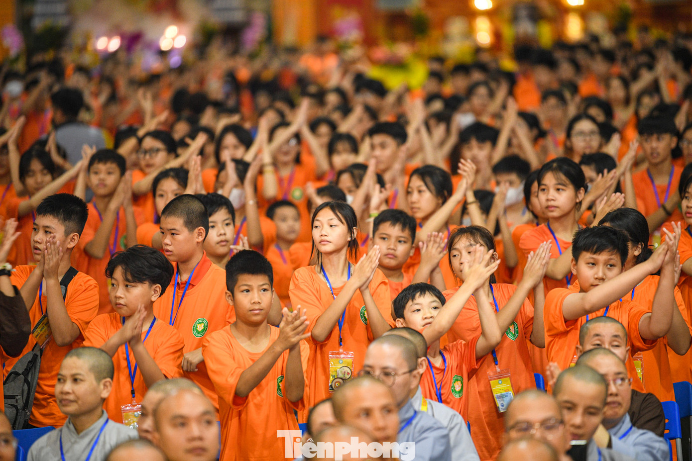“Tuổi trẻ Phật giáo của chúng con tự hào vì có Phật, lại được chư Tăng luôn hun đúc tinh thần bằng cách kiến tạo môi trường gặp gỡ kết thân thế hệ cả Miền bằng Hội trại Hào khí Thăng Long này. Thay mặt cho gần 2.000 trại sinh của 24 tỉnh thành khu vực Phía Bắc chúng con dốc lòng kính lễ đến quý Tôn đức đã vì lòng thương tưởng mà chắt chiu từng chút yêu thương dành cho tuổi trẻ Phật giáo chúng con", trại sinh Ánh Sao đến từ đơn vị Nghệ An đã thay mặt các trại sinh phát biểu. “Tuổi trẻ Phật giáo của chúng con tự hào vì có Phật, lại được chư Tăng luôn hun đúc tinh thần bằng cách kiến tạo môi trường gặp gỡ kết thân thế hệ cả Miền bằng Hội trại Hào khí Thăng Long này. Thay mặt cho gần 2.000 trại sinh của 24 tỉnh thành khu vực Phía Bắc chúng con dốc lòng kính lễ đến quý Tôn đức đã vì lòng thương tưởng mà chắt chiu từng chút yêu thương dành cho tuổi trẻ Phật giáo chúng con", trại sinh Ánh Sao đến từ đơn vị Nghệ An đã thay mặt các trại sinh phát biểu.