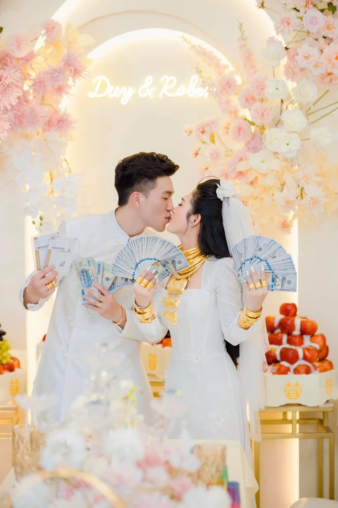 Hình ảnh gây sốt cộng đồng mạng của cặp đôi (Ảnh: NVCC).