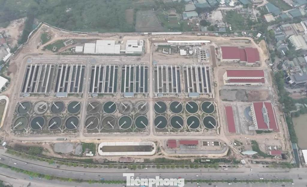 Với gói thầu quan trọng nhất là gói số 1 - xây dựng nhà máy xử lý nước thải Yên Xá, hiện đã cơ bản xong và đưa vào vận hành thử nghiệm trong tháng 6 .