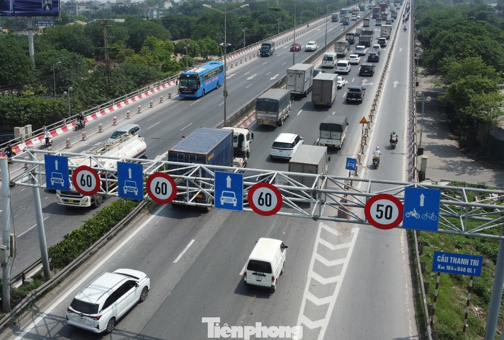 Cầu Thanh Trì được đại diện Sở GTVT Hà Nội đề xuất sửa chữa hư hỏng gối cầu để đảm bảo giao thông. Ảnh: Anh Trọng Cầu Thanh Trì được đại diện Sở GTVT Hà Nội đề xuất sửa chữa hư hỏng gối cầu để đảm bảo giao thông. Ảnh: Anh Trọng