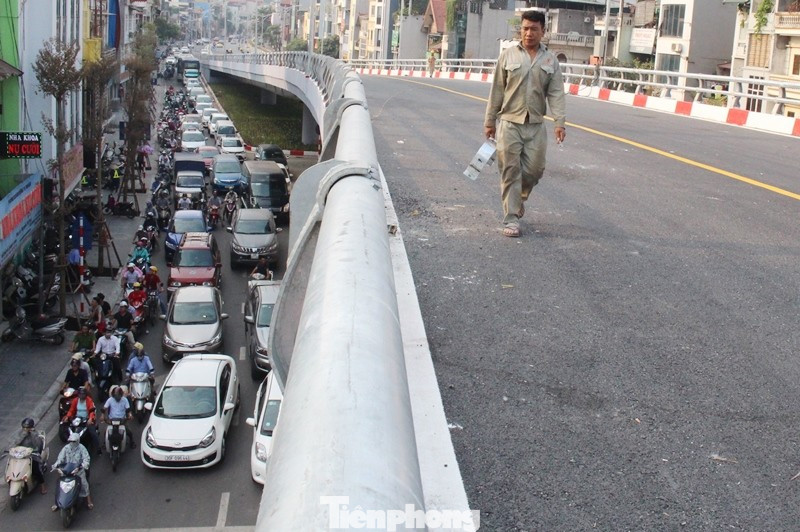 Cầu vượt tại nút An Dương (quận Ba Đình) có nhà thầu là Tập đoàn Thuận An thi công. Cầu vượt tại nút An Dương (quận Ba Đình) có nhà thầu là Tập đoàn Thuận An thi công.