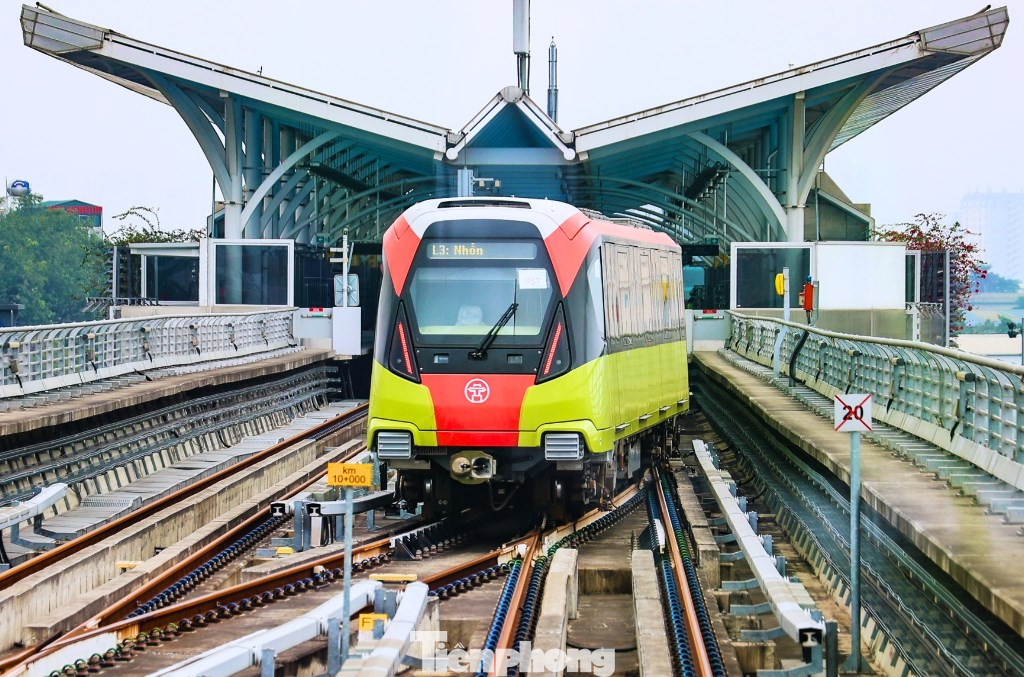 Sau các khóa đào tạo, vận hành thử nghiệm, tàu metro Nhổn - ga Hà Nội sẽ chính thức chạy thương mại, chở khách từ tháng 7/2024.