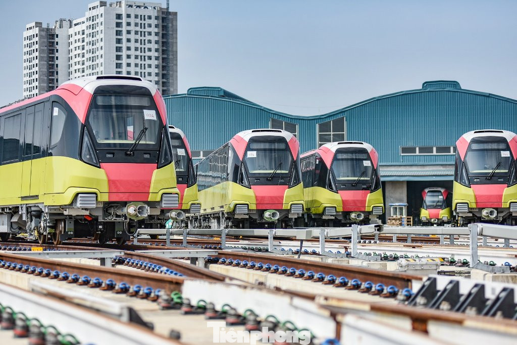 Hiện việc thi công đoạn trên cao đã hoàn thành 100%, 10 đoàn tàu chở khách của dự án đã hoàn thành các đợt chạy thử nghiệm. Trong giữa tháng 6 vừa qua, Cục Đăng kiểm Việt Nam đã cấp phép để tàu hoạt động thương mại.